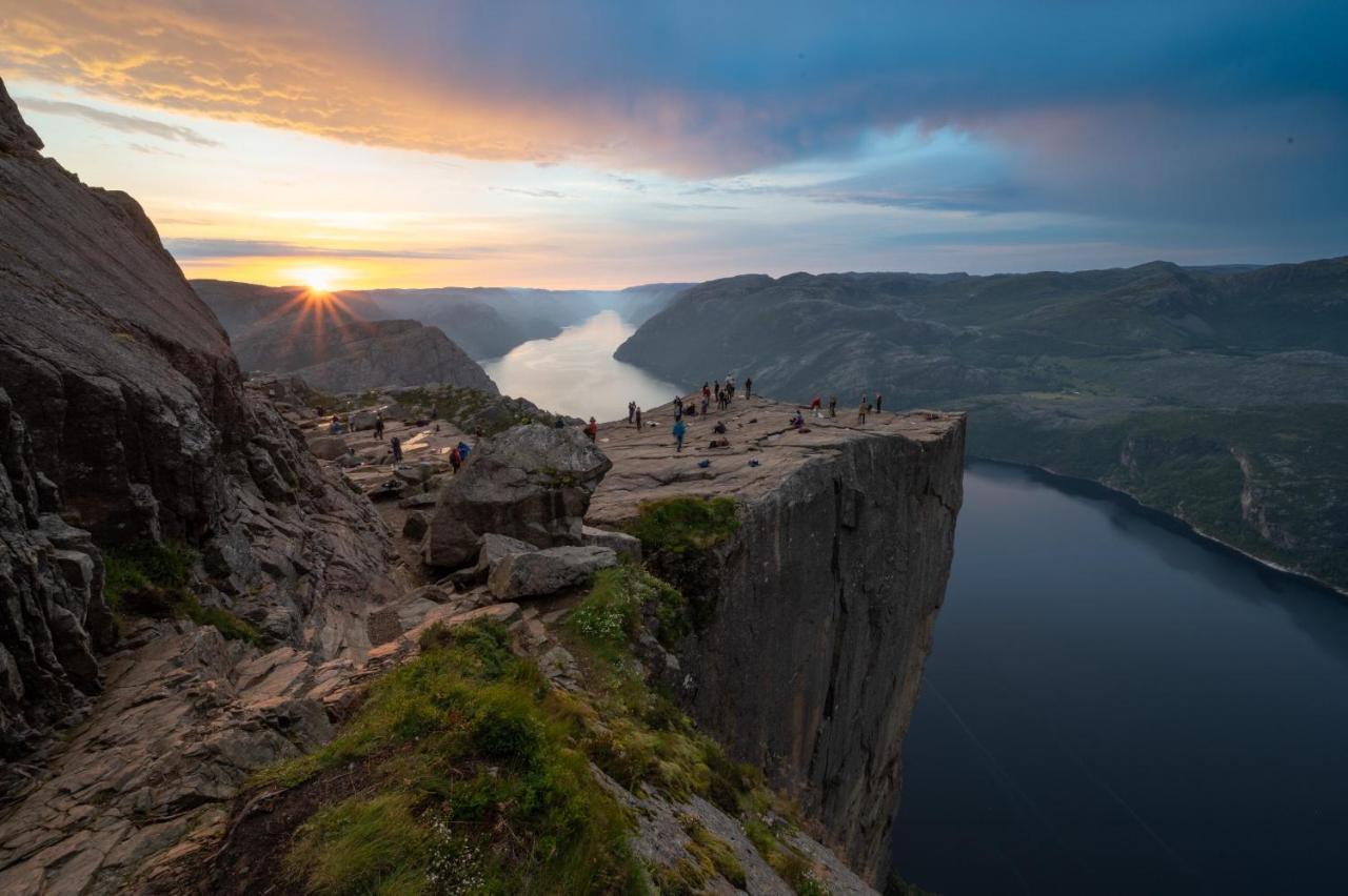 Hotel Nokling & Camping Hjelmeland Exteriér fotografie