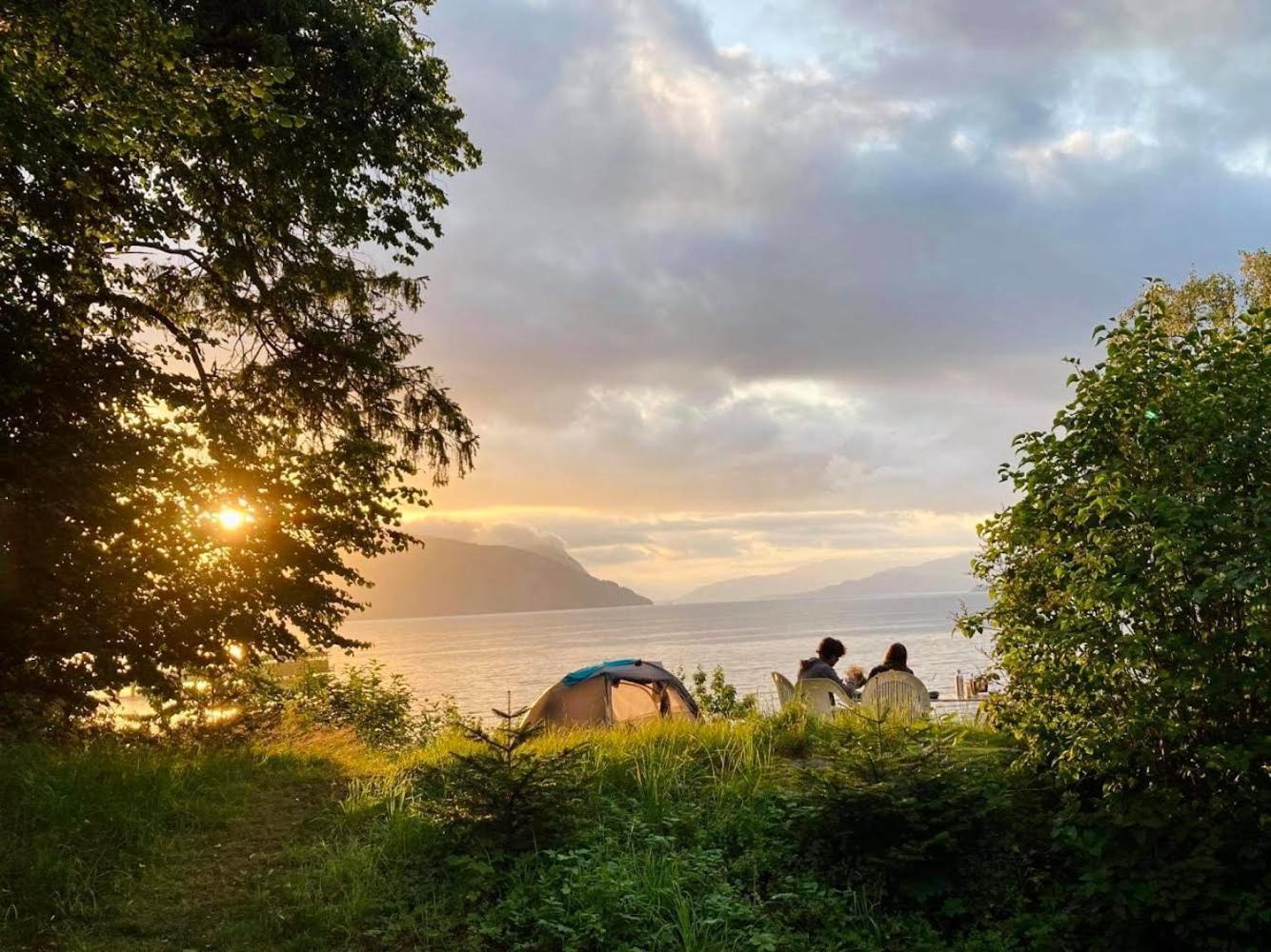 Hotel Nokling & Camping Hjelmeland Exteriér fotografie