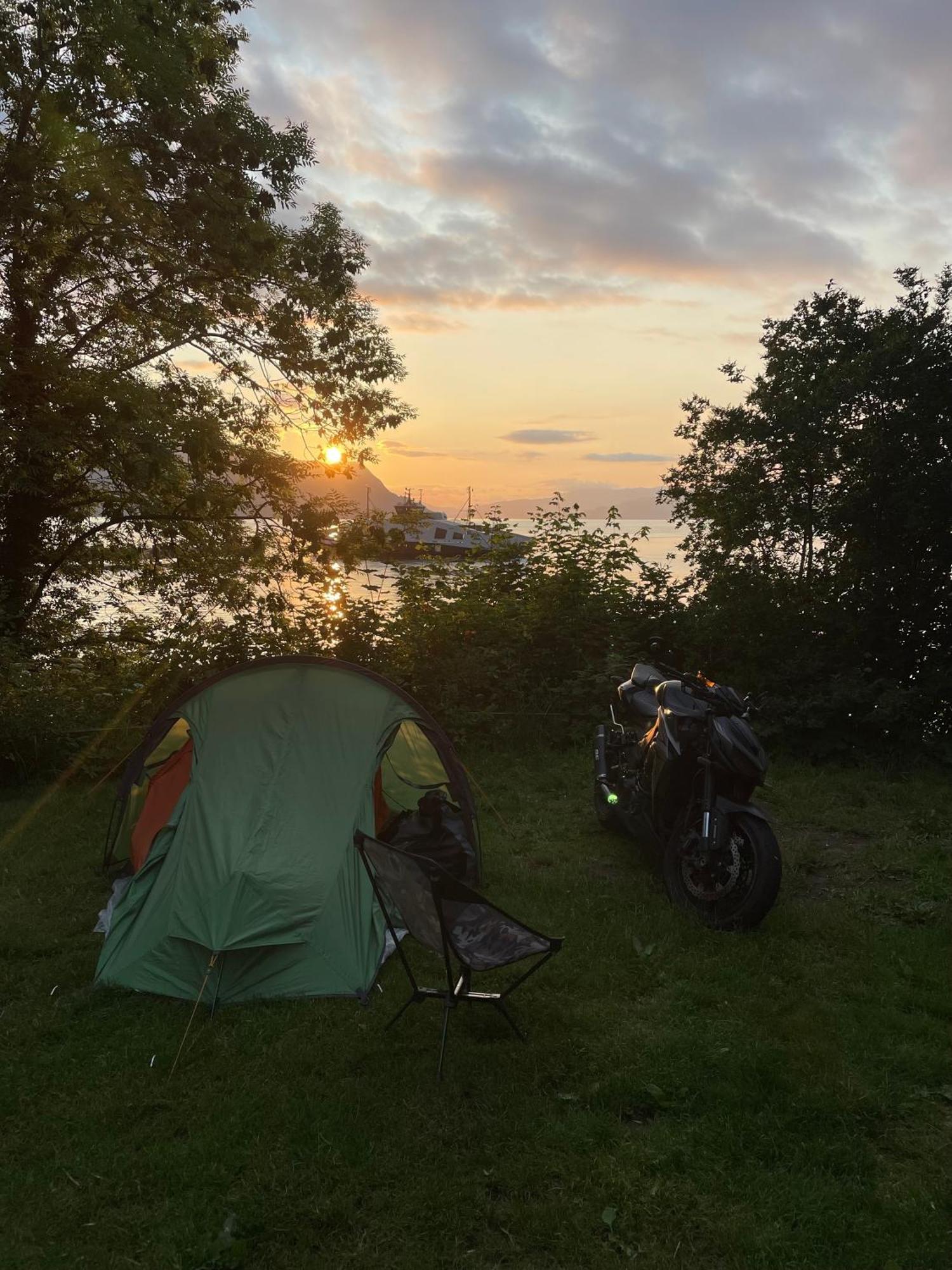 Hotel Nokling & Camping Hjelmeland Exteriér fotografie